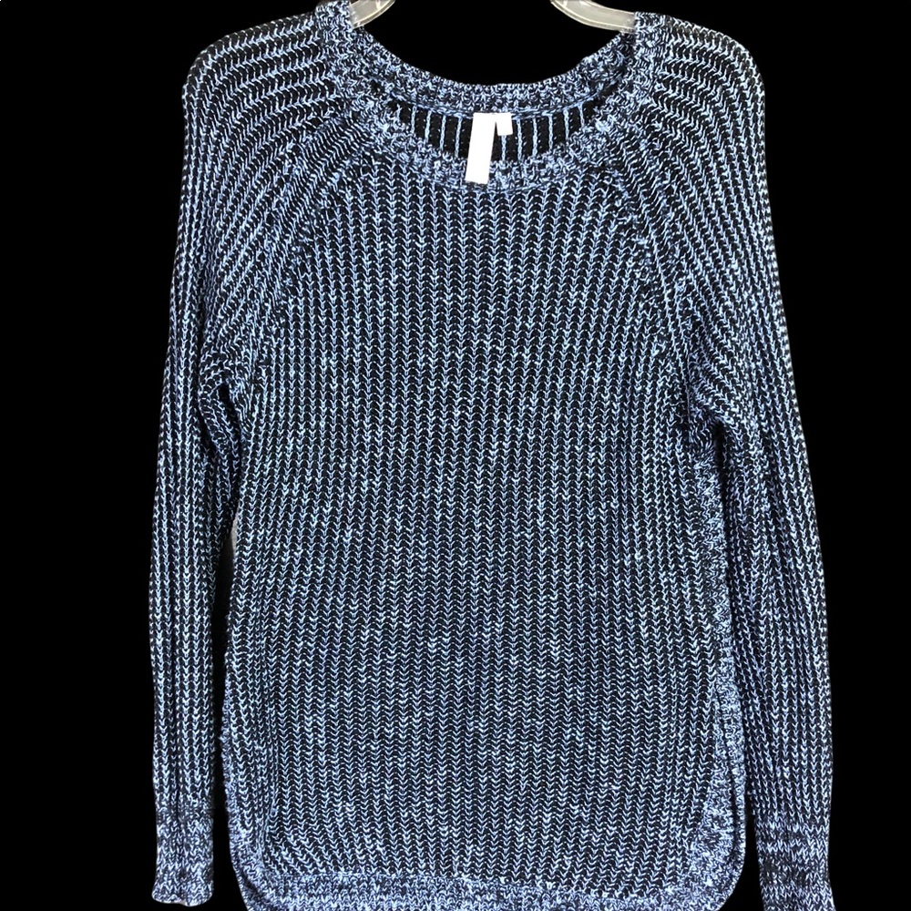 SI-IAE Anthropologie Crochet Sweater